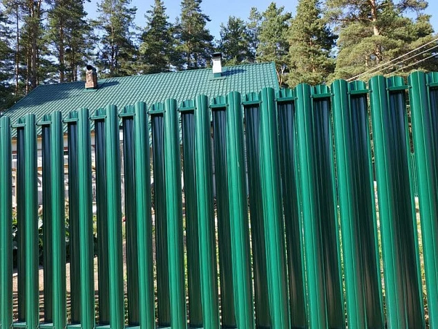 Забор шахматка из евроштакетника RAL 6010 для 10 соток